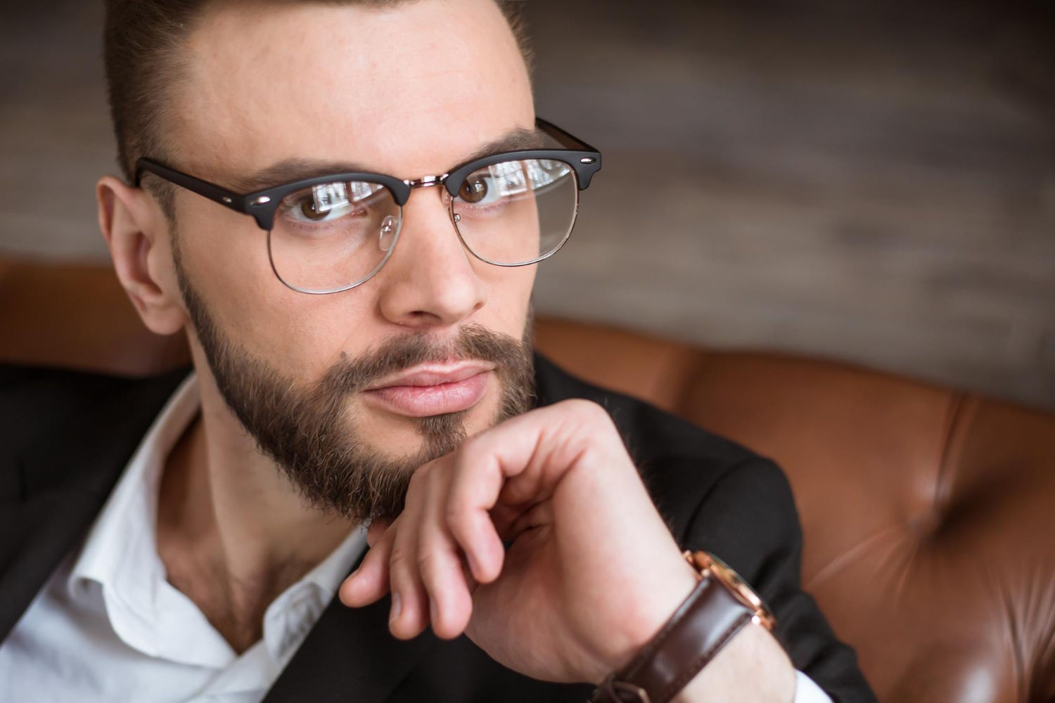 Oprawki okularów dla mężczyzn: przewodnik i wskazówki do wyboru