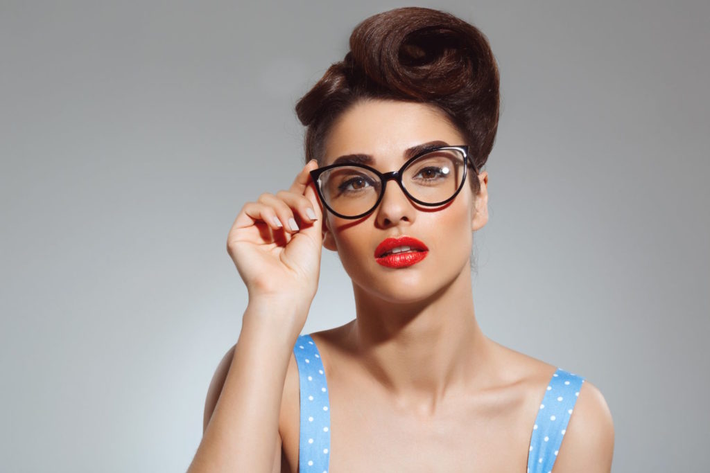 Okulary korekcyjne to nie tylko narzędzie poprawiające wzrok, ale również modny dodatek, który podkreśla nasz styl i osobowość